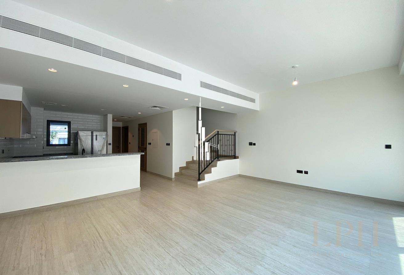Brand new | 5BHK | Best Price | Vacant photo 5