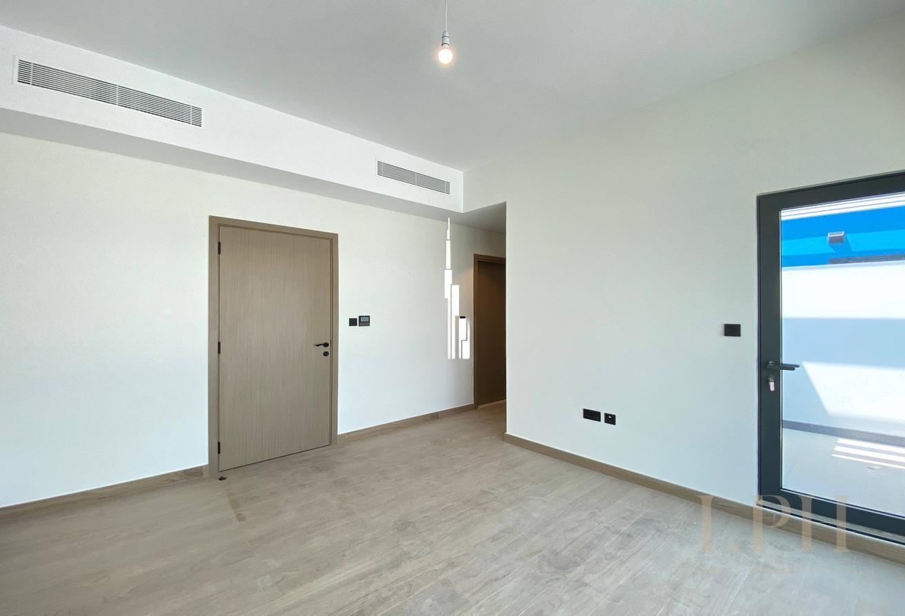 Brand new | 5BHK | Best Price | Vacant photo 20