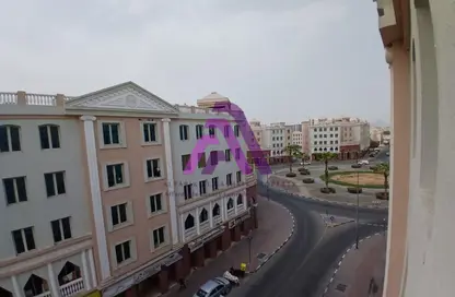 شقة - 1 حمام للايجار في Y03 - طراز إنجليزي - المدينة العالمية - دبي