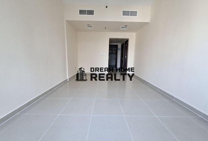 82801510 - Property Image 3