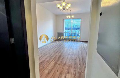 Apartment - 3 Bedrooms - 4 Bathrooms for rent in Roxana Residence A - Roxana Residences - District 12 - Jumeirah Village Circle - Dubai