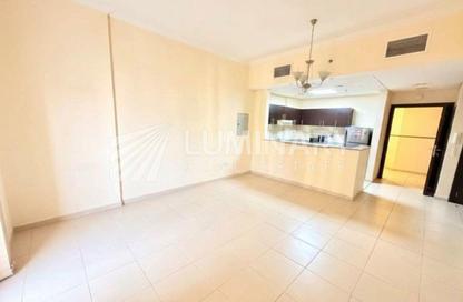 Apartment - 1 - 1 for sale in Mazaya 7 - Queue Point - Liwan - Dubai