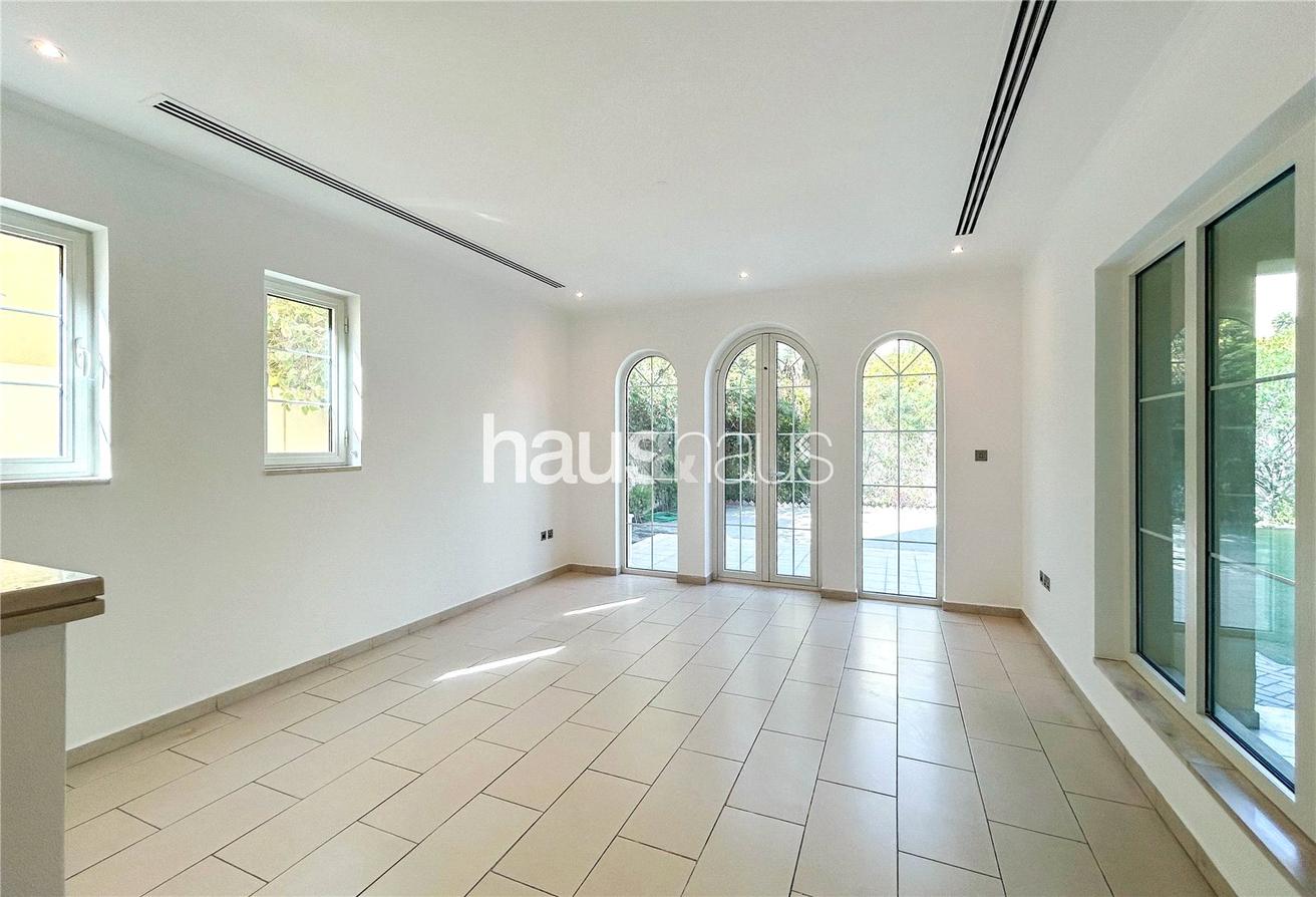Vacant Now | Well Maintained | Internal photo 4