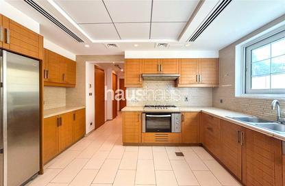 Villa - 3 Bedrooms - 4 Bathrooms for rent in District 8 - Jumeirah Park - Dubai Villa - 3 Bedrooms - 4 Bathrooms for rent in District 8 - Jumeirah Park - Dubai