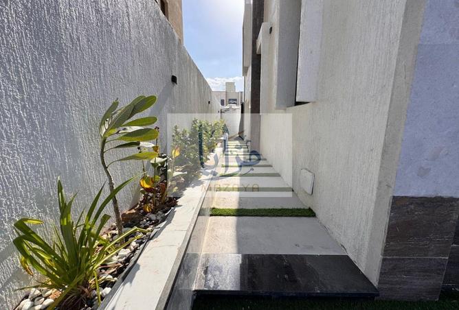 87453375 - Property Image 3