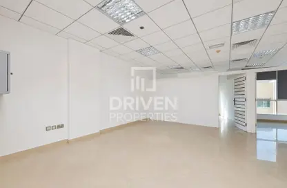Office Space - Studio - 1 Bathroom for rent in Port Saeed Building - Port Saeed - Deira - Dubai