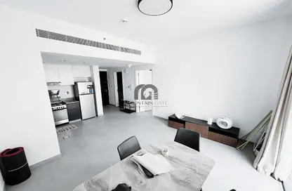 شقة - غرفة نوم - 2 حمامات للايجار في إيست فييليدج - الجادة - الشارقة