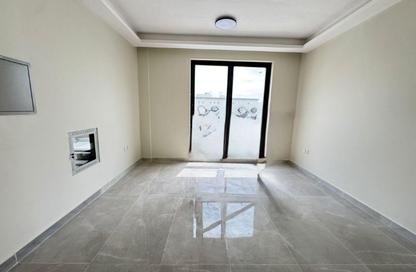 Apartment - Studio - 4 Bathrooms for rent in Muweileh Community - Muwaileh Commercial - Sharjah