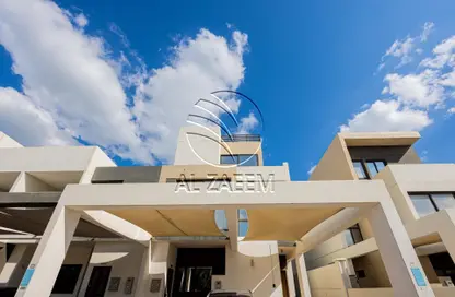 Townhouse - 5 Bedrooms - 6 Bathrooms for rent in Faya at Bloom Gardens - Bloom Gardens - Al Salam Street - Abu Dhabi