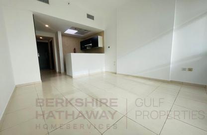 Apartment - Studio - 1 for rent in Royal Residence 1 - Royal Residence - Dubai Sports City - Dubai