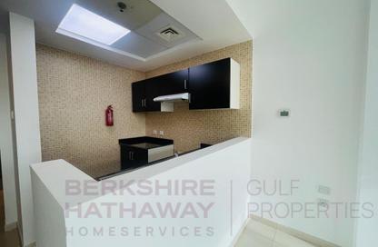 Apartment - Studio - 1 for rent in Royal Residence 1 - Royal Residence - Dubai Sports City - Dubai