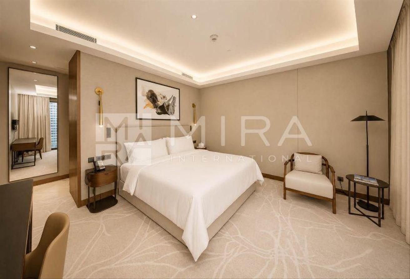 Largest LR | Burj & Fountain view | Mid floor photo 14