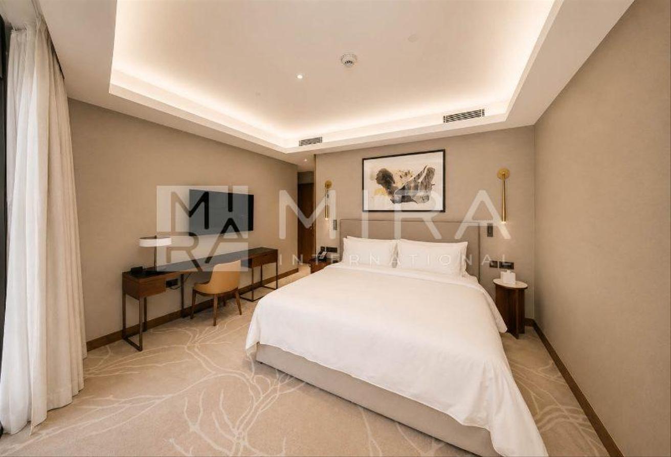 Largest LR | Burj & Fountain view | Mid floor photo 15