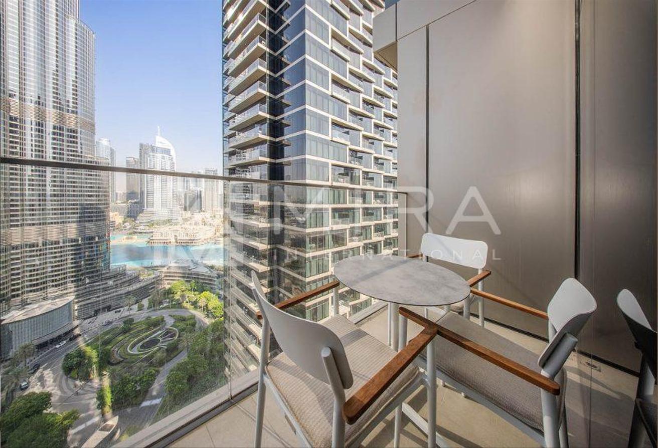 Largest LR | Burj & Fountain view | Mid floor photo 17