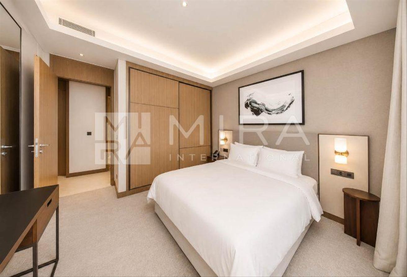 Largest LR | Burj & Fountain view | Mid floor photo 9