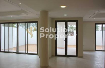 فيلا - 4 غرف نوم - 6 حمامات للبيع في البطين بارك - شارع الخليج العربي - البطين - أبوظبي