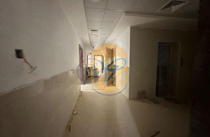 عمارة بالكامل - 2 غرف نوم - 2 حمامات للايجار في الجزيرة الحمراء - قرية الحمرا - رأس الخيمة