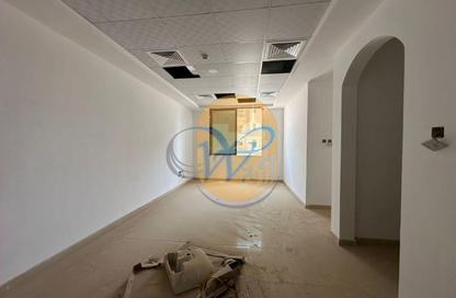عمارة بالكامل - 2 غرف نوم - 2 حمامات للايجار في الجزيرة الحمراء - قرية الحمرا - رأس الخيمة