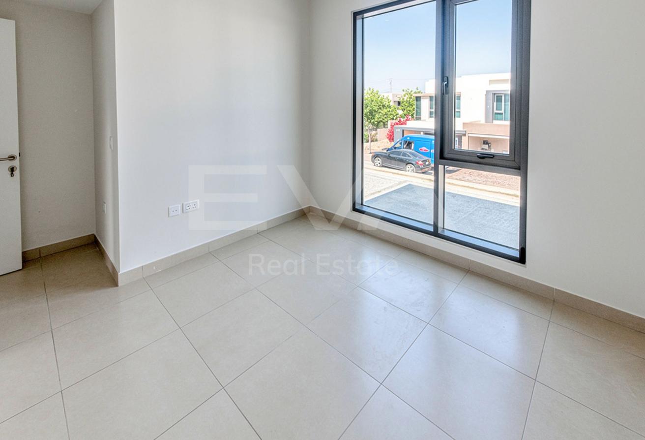 PRIME LOCATION | COMMUNITY VIEW | SPACIOUS LAYOUT photo 17