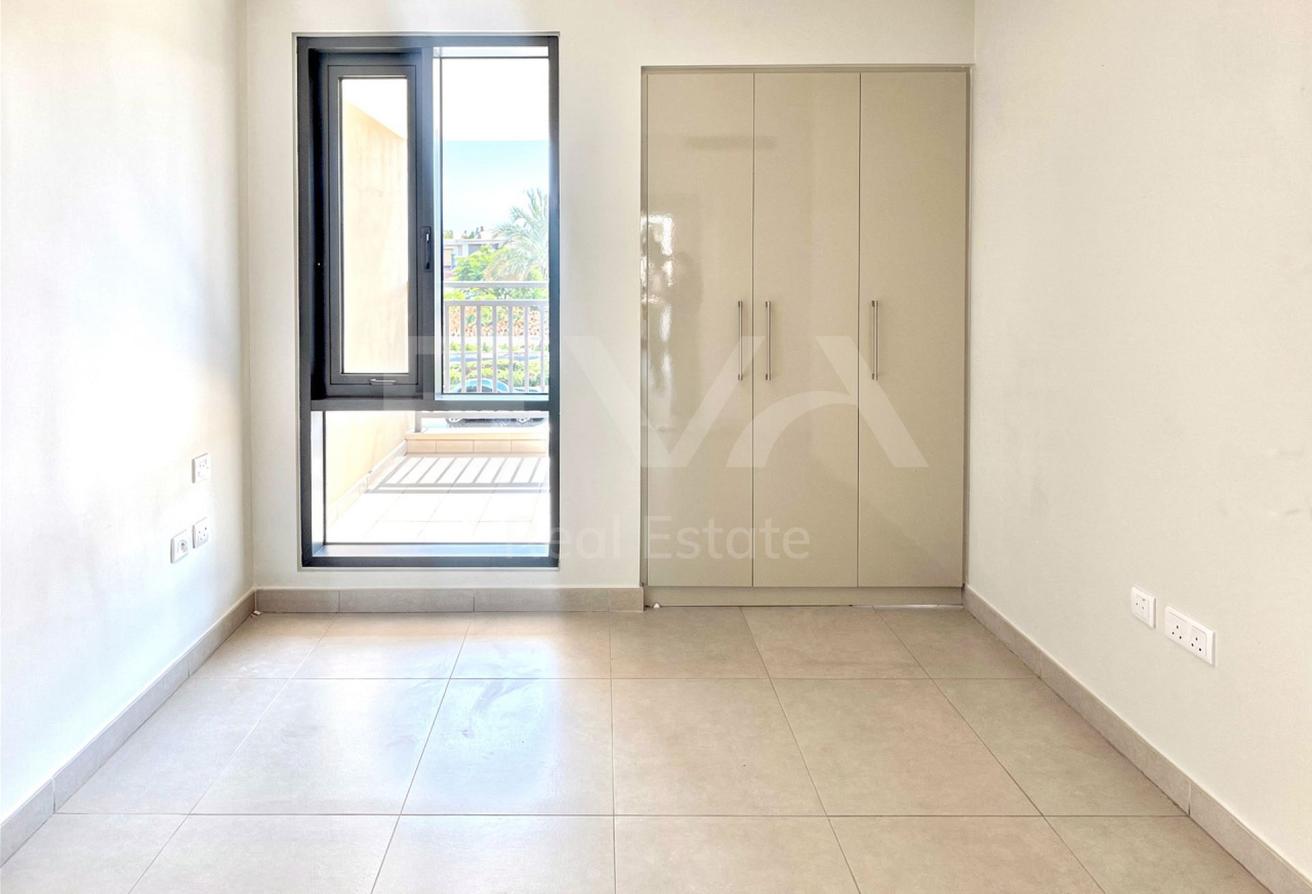 PRIME LOCATION | COMMUNITY VIEW | SPACIOUS LAYOUT photo 12
