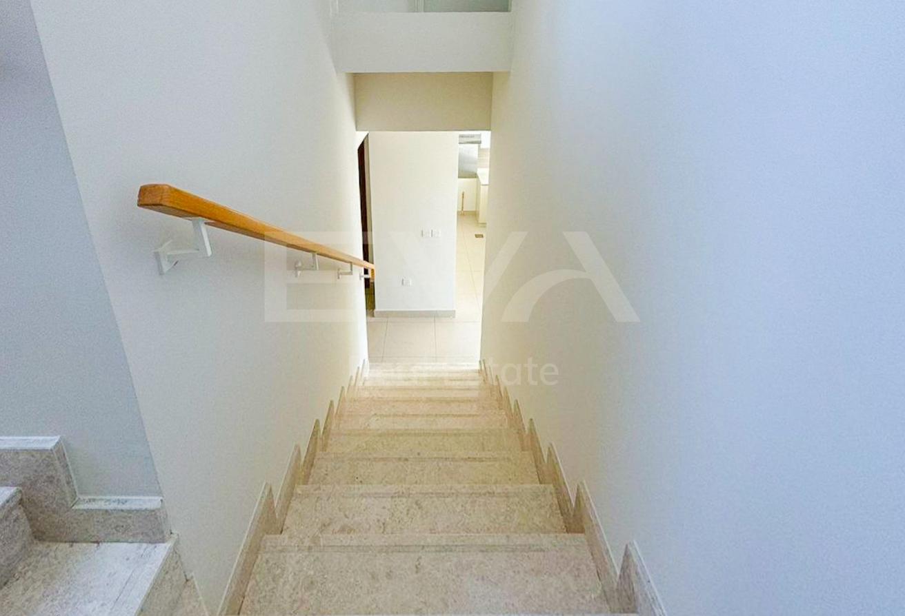 PRIME LOCATION | COMMUNITY VIEW | SPACIOUS LAYOUT photo 28