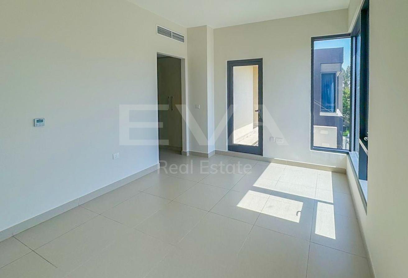 PRIME LOCATION | COMMUNITY VIEW | SPACIOUS LAYOUT photo 7