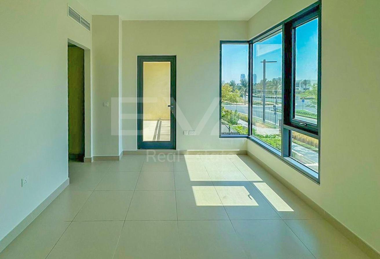 PRIME LOCATION | COMMUNITY VIEW | SPACIOUS LAYOUT photo 8