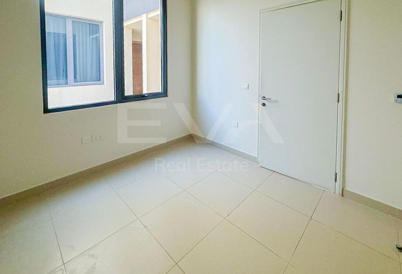 PRIME LOCATION | COMMUNITY VIEW | SPACIOUS LAYOUT photo 9