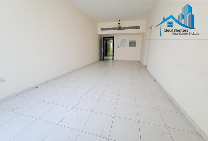 2 B/R || Near to School || Easy Acess To Bus Stop