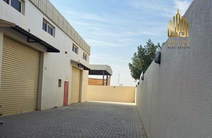 Warehouse - Studio for sale in Al Sajaa Industrial - Al Sajaa - Sharjah