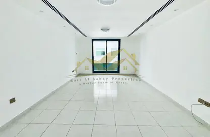 شقة - 2 غرف نوم - 2 حمامات للايجار في الحضيبة - السطوة - دبي