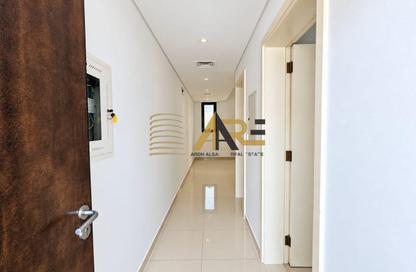 Townhouse - 2 - 4 for rent in Nasma Residence - Al Tai - Sharjah