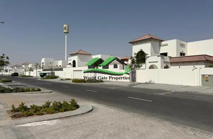 Villa - 3 Bedrooms - 4 Bathrooms for rent in Fay Al Reeman II - Al Shamkha - Abu Dhabi