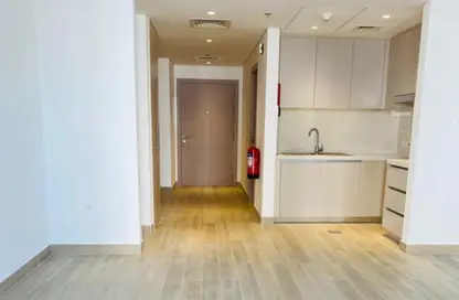 Apartment - 1 Bathroom for rent in Waters Edge - Yas Island - Abu Dhabi