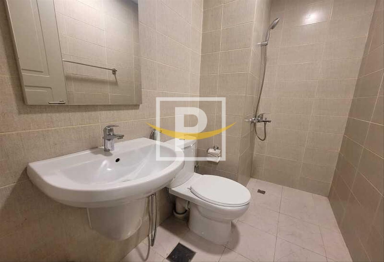 Furnished | Super Spacious | Prime Living photo 9