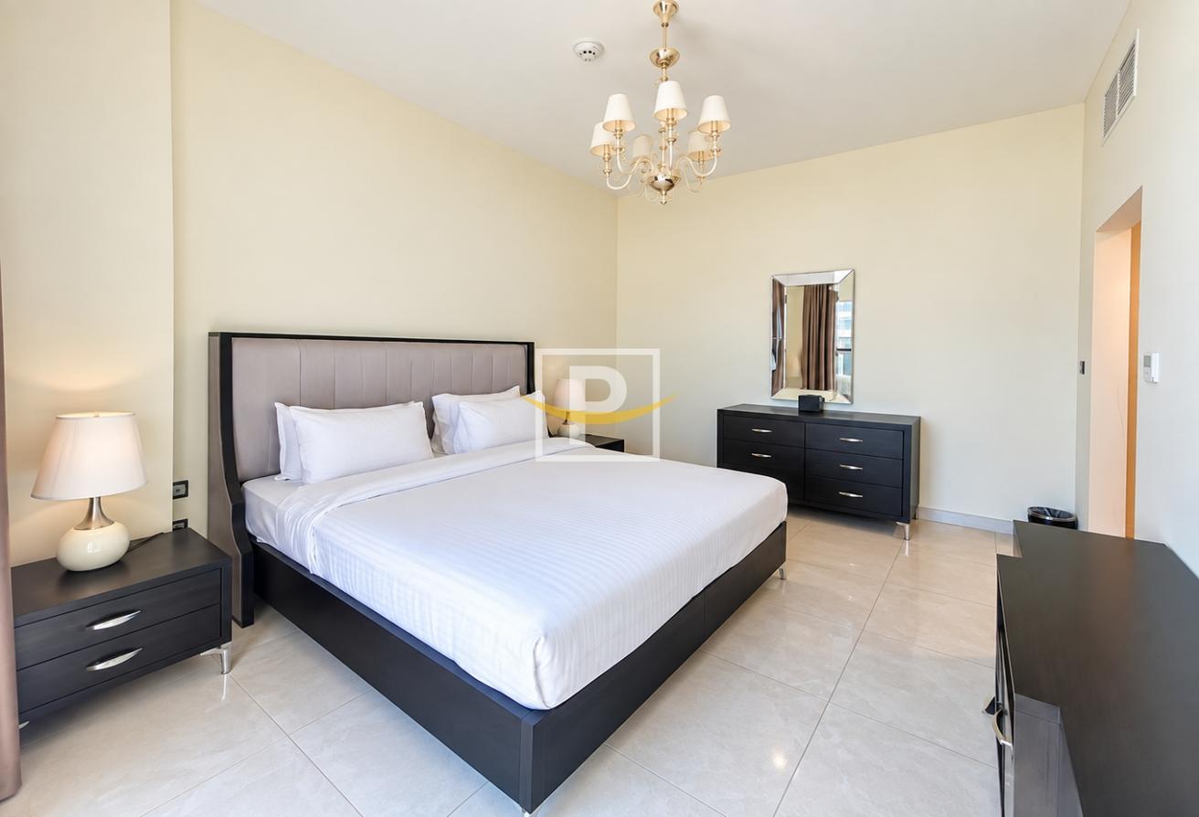 Furnished | Super Spacious | Prime Living photo 2