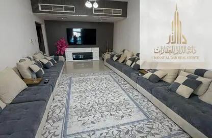 Apartment - 2 Bedrooms - 3 Bathrooms for sale in Oasis Tower 3 - Al Rashidiya 1 - Al Rashidiya - Ajman