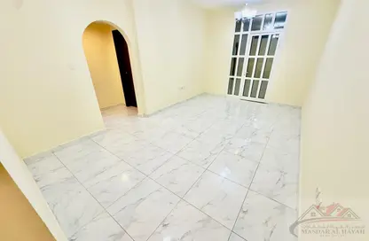 Apartment - 1 Bedroom - 2 Bathrooms for rent in Muwailih Building - Muwaileh - Sharjah