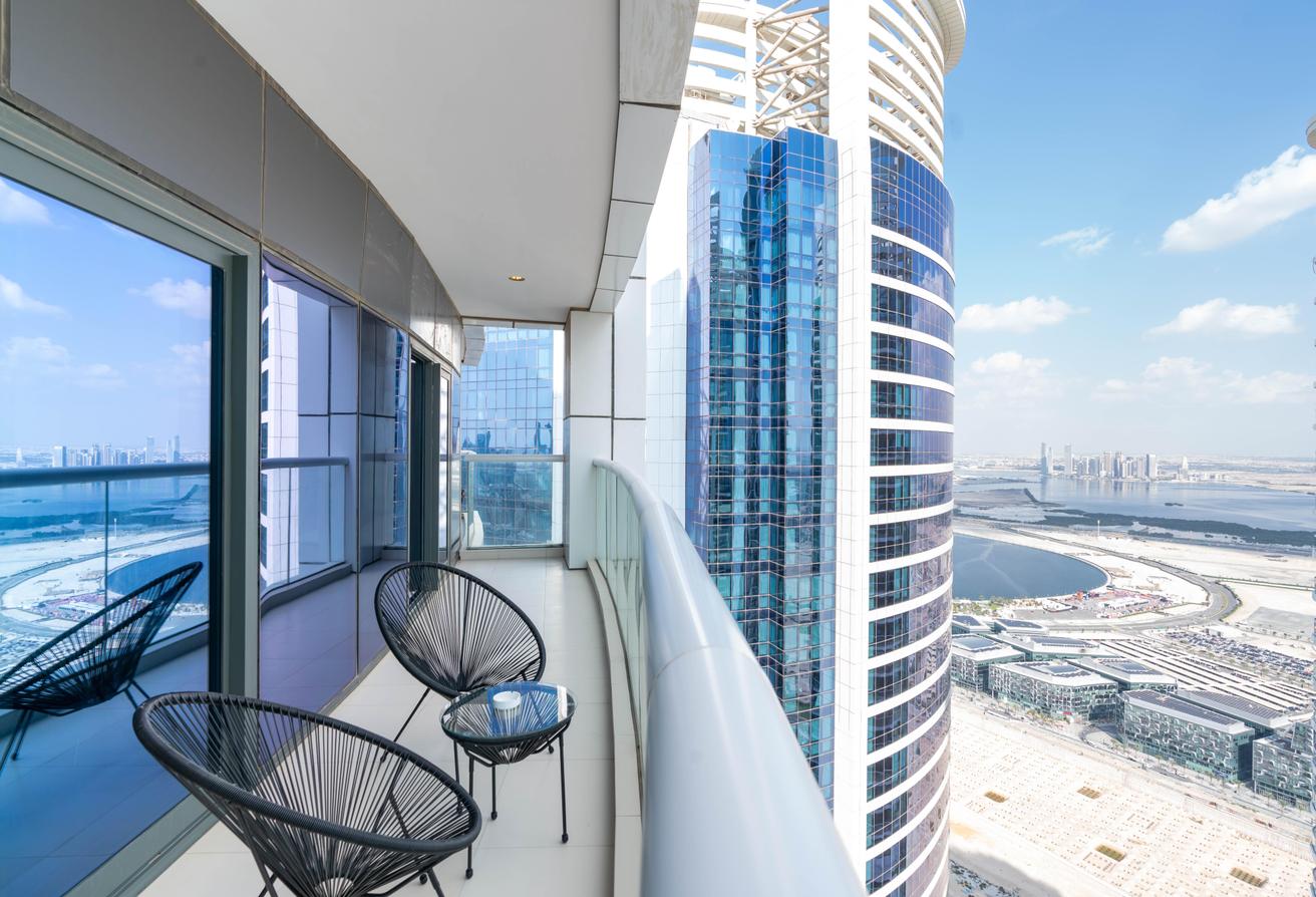Special Offer 2BR 2BA 64 Floor Apt. Parking photo 5