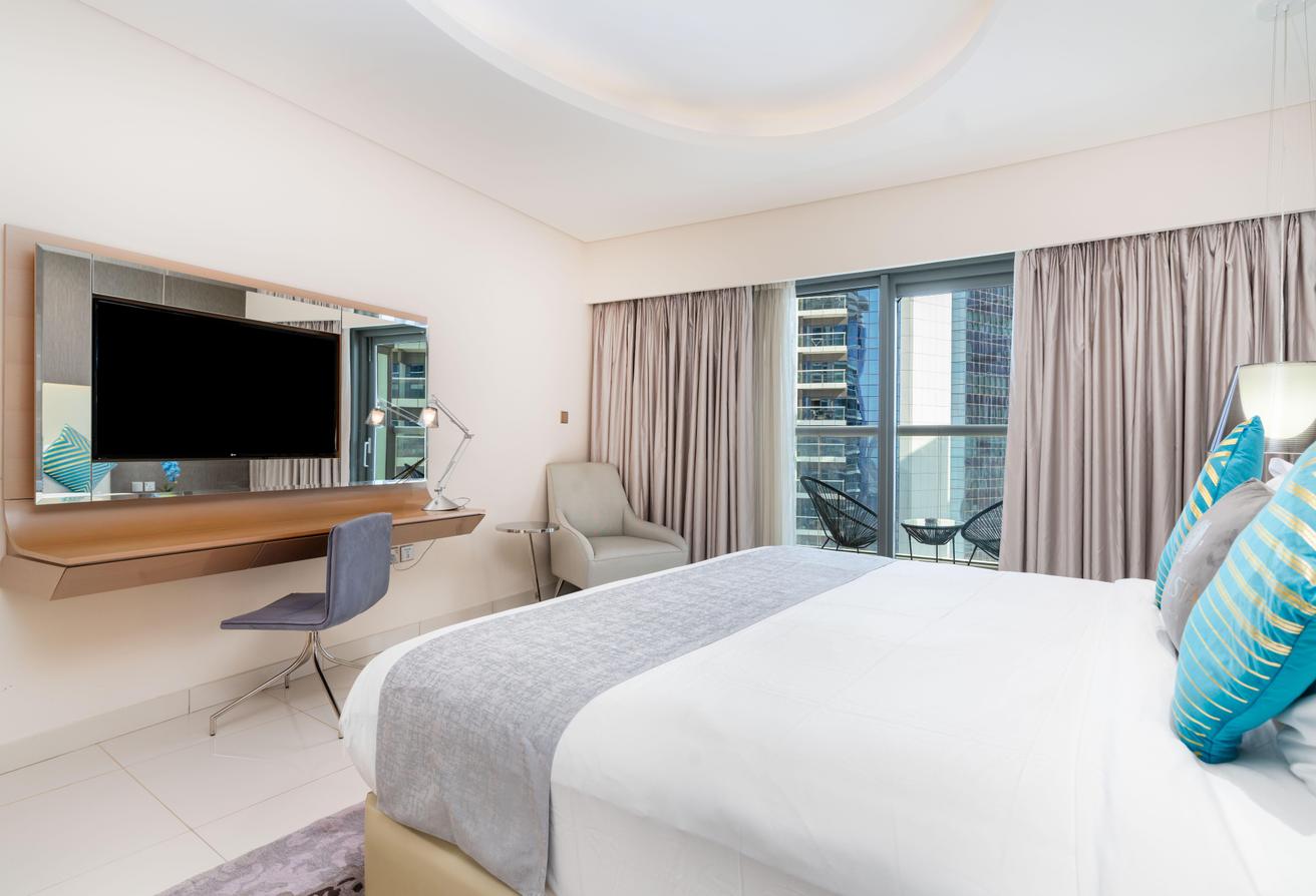 Special Offer 2BR 2BA 64 Floor Apt. Parking photo 4