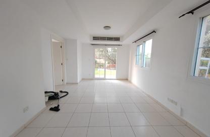 Villa - 2 Bedrooms - 3 Bathrooms for rent in Springs 15 - The Springs - Dubai