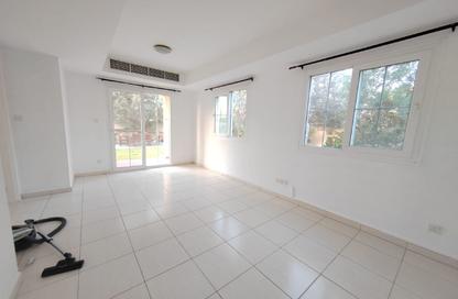 Villa - 2 Bedrooms - 3 Bathrooms for rent in Springs 15 - The Springs - Dubai