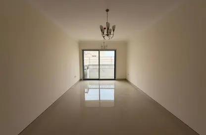 شقة - 2 غرف نوم - 3 حمامات للايجار في الفلاح - تجارية مويلح - الشارقة