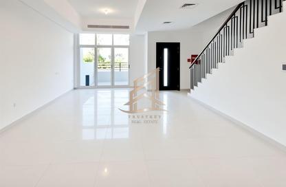Villa - 4 - 5 for rent in Somerset Mews - District 10 - Jumeirah Village Circle - Dubai