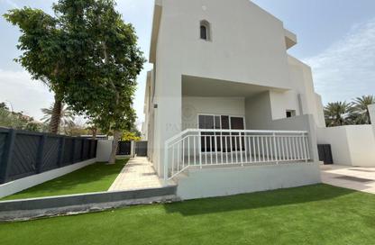 Villa - 4 - 4 for rent in Jumeirah 2 - Jumeirah - Dubai