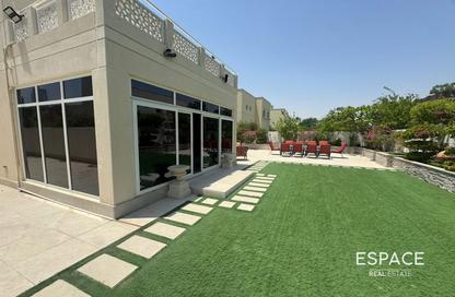 Villa - 4 Bedrooms - 5 Bathrooms for rent in Meadows 9 - Meadows - Dubai