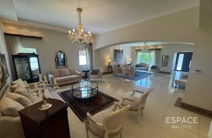 Villa - 4 Bedrooms - 5 Bathrooms for rent in Meadows 9 - Meadows - Dubai