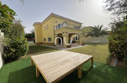 Villa - 3 Bedrooms - 5 Bathrooms for rent in District 7 - Jumeirah Park - Dubai