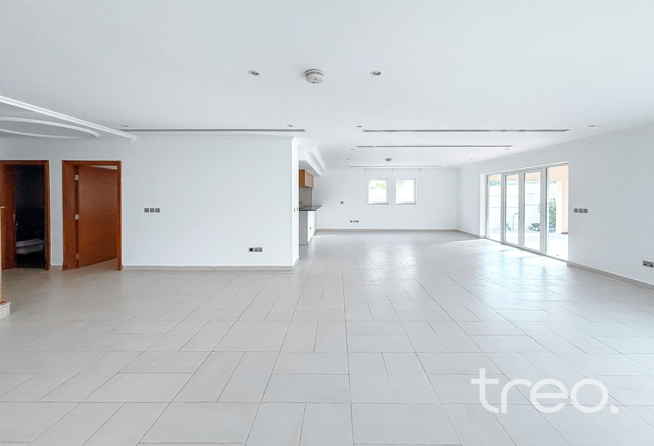 4 Bed Large | Internal | D3 | Vacant photo 5