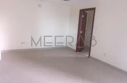 شقة - غرفة نوم - 2 حمامات للايجار في تفريعة القنال 1 - أبراج الجولف - مدينة دبي الرياضية - دبي